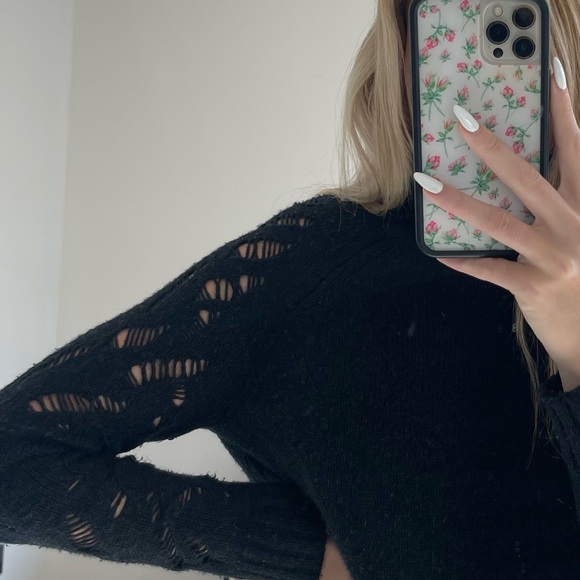 VINCE Ripped Arm Turtleneck Sweater - Picture 3 of 8